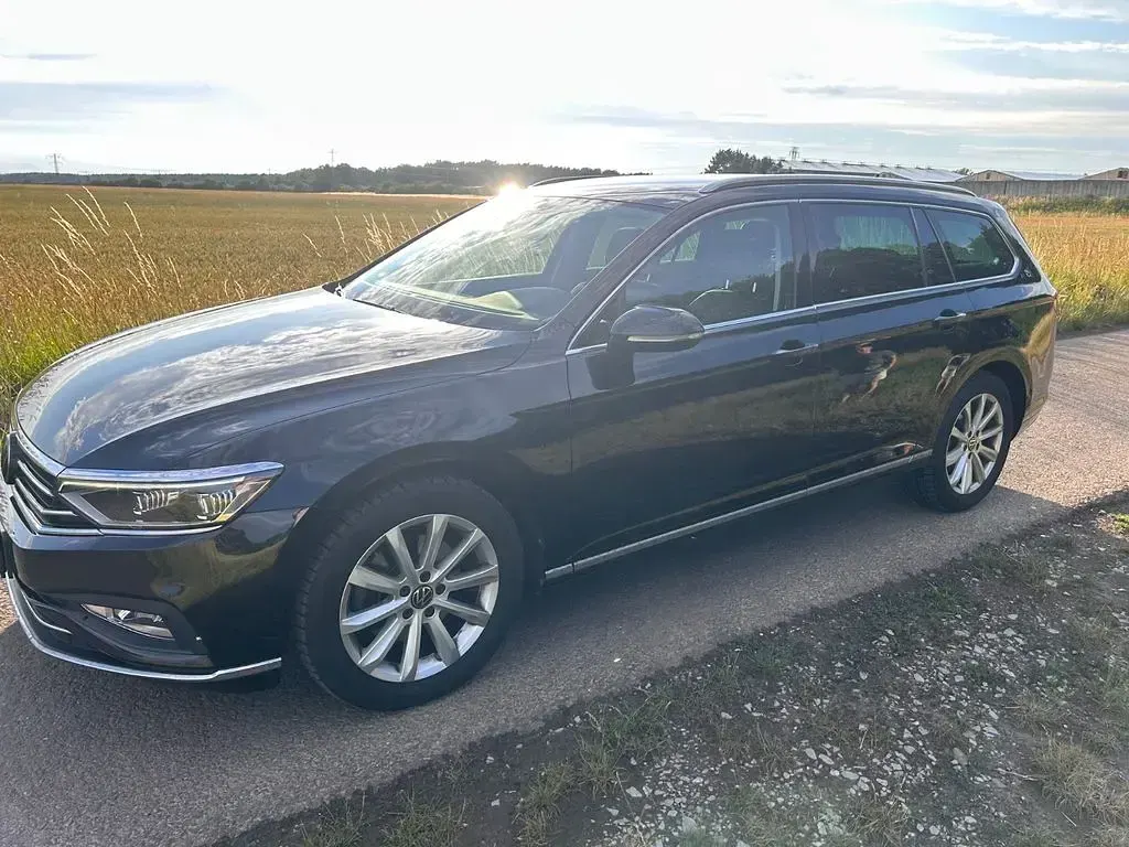 Gebraucht VW Passat Elegance 150 PS (110 kW) 2021 Schwarz Kombi