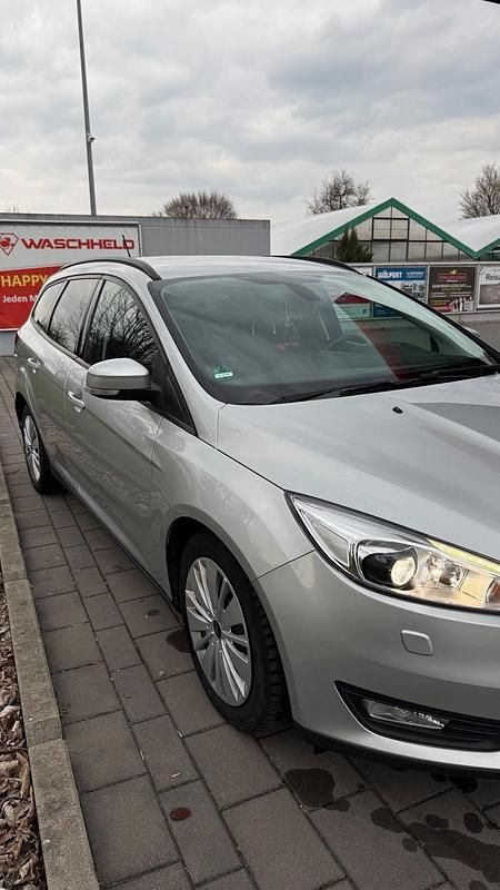 Gebraucht Ford Focus 120 PS (88 kW) 2017 Grau Limousine