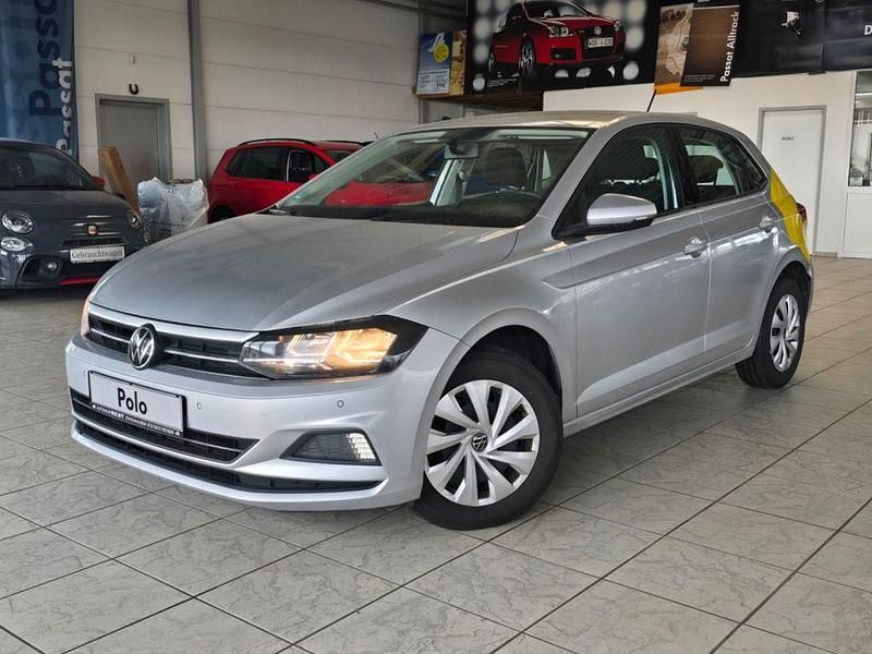 Silber Gebraucht 2021 VW Polo Comfortline Limousine | 10.800 € (Fairer Preis) - Bild 1/4
