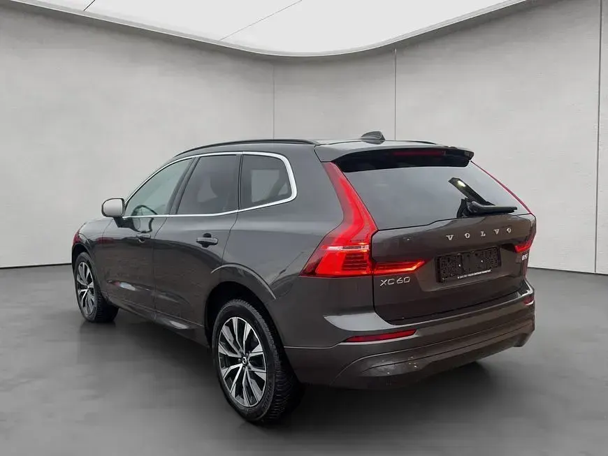 Gebraucht Volvo XC60 Core 250 PS (183 kW) 2024 Grau SUV