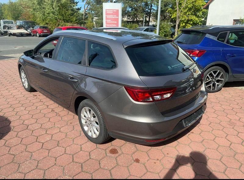Grau Gebraucht 2015 Seat Leon ST Style Kombi | 13.290 € (Fairer Preis) - Bild 1/2