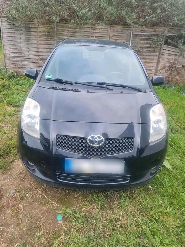 Gebraucht Toyota Yaris 69 PS (50 kW) 2008 Schwarz Kleinwagen