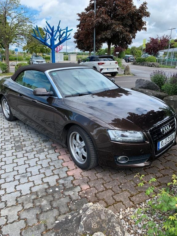 Braun Gebraucht 2009 Audi A5 Cabriolet Sport Cabrio | 8.888 € (Superpreis) - Bild 1/4