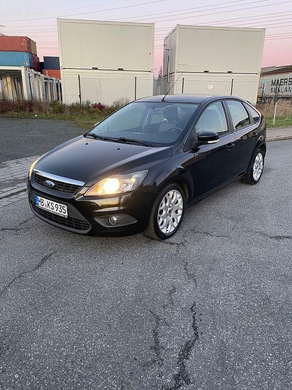 Schwarz Gebraucht 2009 Ford Focus Sport Limousine | 2.500 € (Fairer Preis) - Bild 1/4