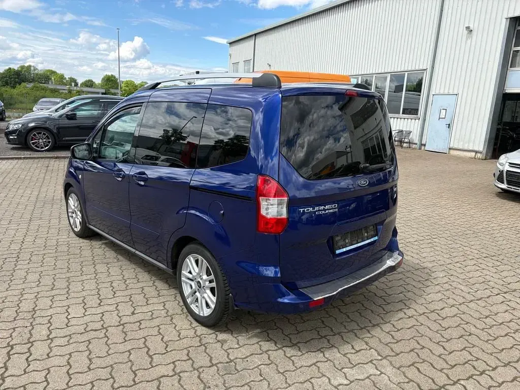 Gebraucht Ford Tourneo Courier Titanium 101 PS (74 kW) 2017 Blau Van / Kleinbus