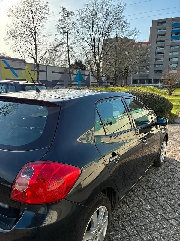 Gebraucht Toyota Auris 132 PS (97 kW) 2010 Schwarz Kleinwagen