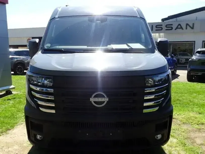 Gebraucht Nissan Interstar N-Connecta 150 PS (110 kW) 2025 Grey urban Van