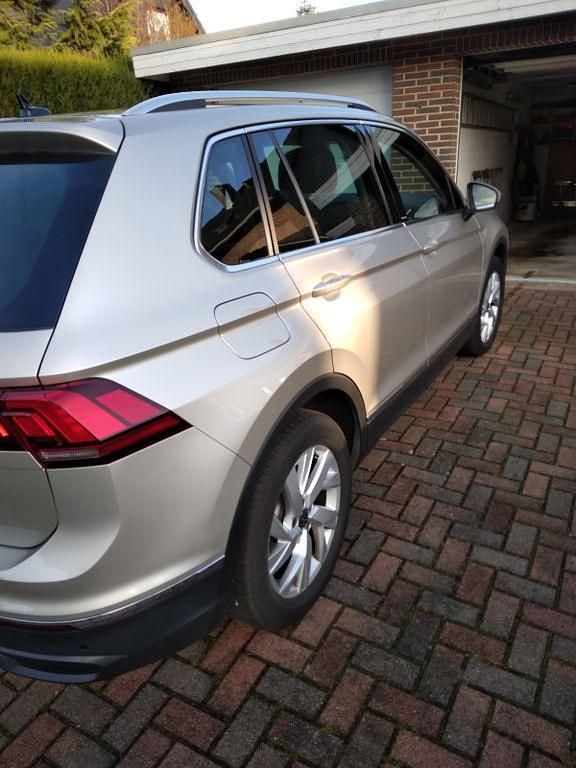 Gebraucht VW Tiguan Move 150 PS (110 kW) 2023 Silber SUV