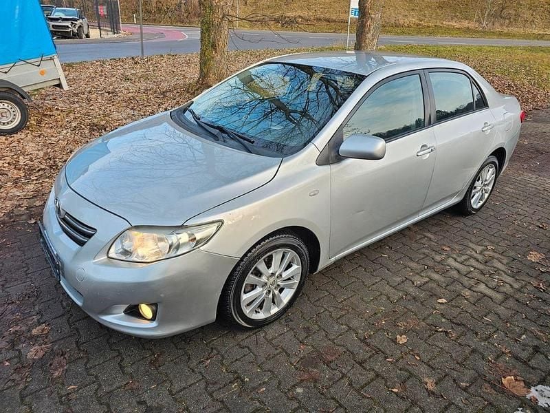 Gebraucht Toyota Corolla 132 PS (97 kW) 2010 Silber Limousine