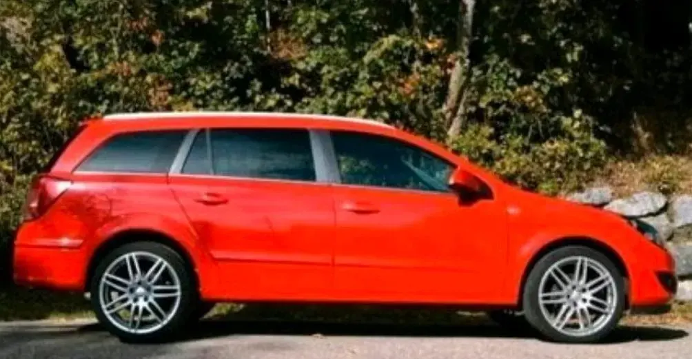 Gebraucht Opel Astra 116 PS (85 kW) 2010 Rot Kombi