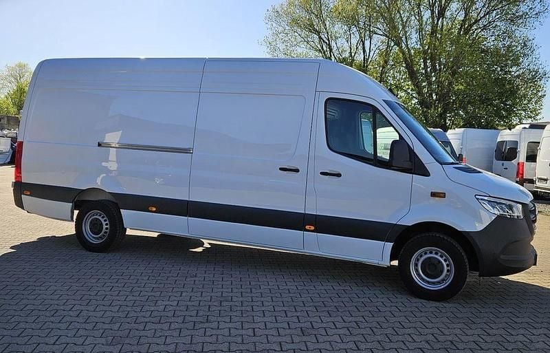 Second-hand Mercedes Sprinter 170 CP (125 kW) 2025 Alb Van