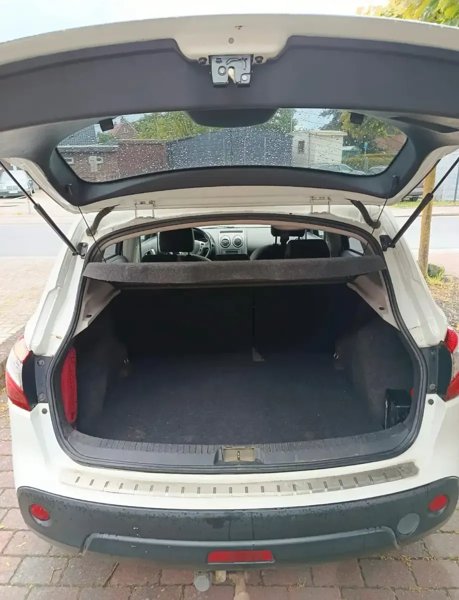 Gebraucht Nissan Qashqai 140 PS (102 kW) 2012 Weiß SUV