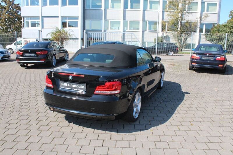 Gebraucht BMW 118 Cabriolet Sport Line 143 PS (105 kW) 2012 Schwarz Cabrio