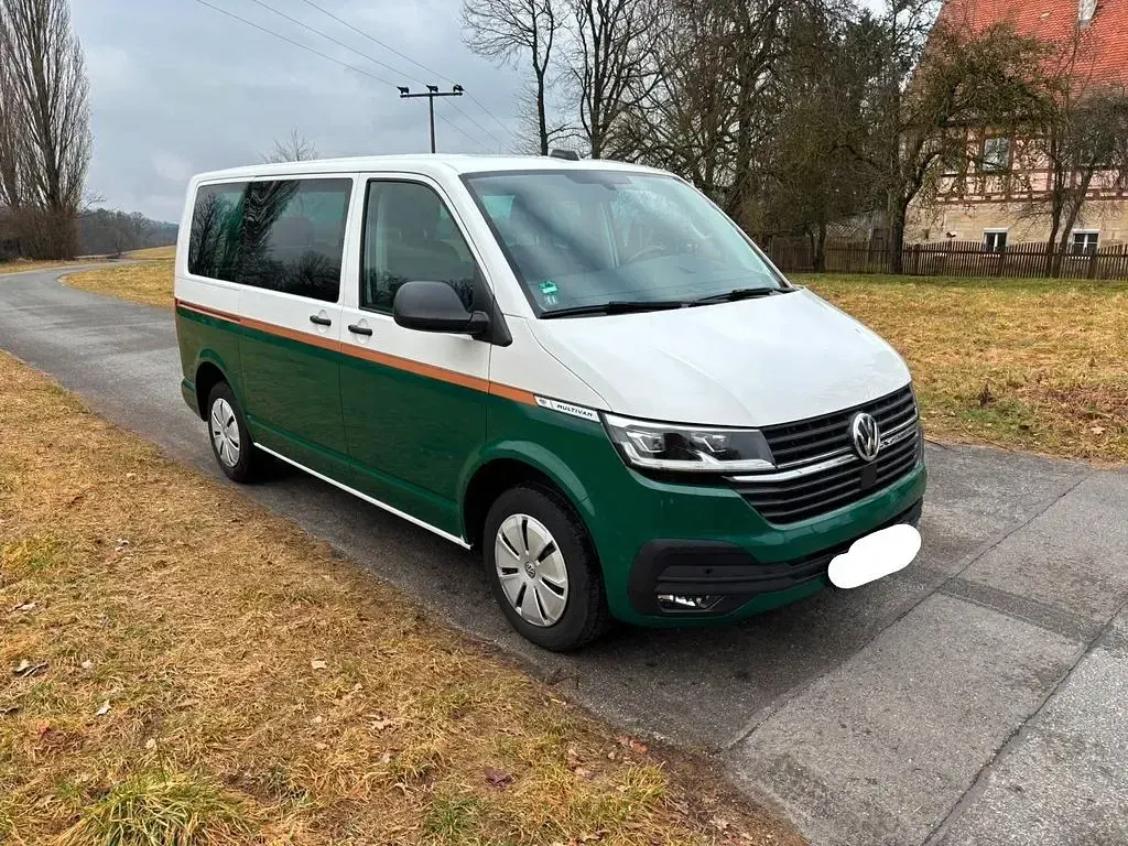 Gebraucht VW Multivan 150 PS (110 kW) 2021 Weiß Van / Kleinbus