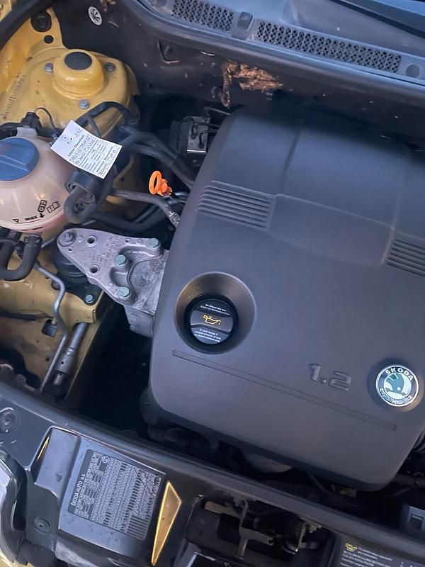 Gebraucht Skoda Fabia 60 PS (44 kW) 2005 Gelb Limousine