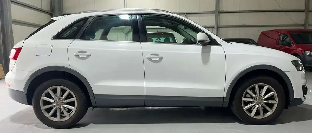 Gebraucht Audi Q3 177 PS (130 kW) 2012 Gletscherweiss metallic SUV