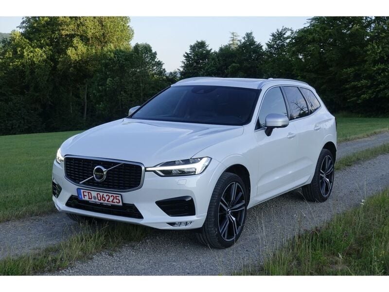 Weiss Gebraucht 2018 Volvo XC60 R-Design SUV | 31.990 € (Fairer Preis) - Bild 1/4