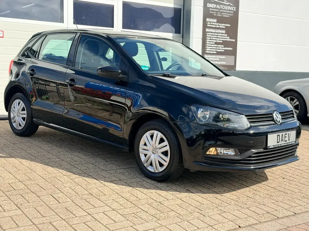 Gebraucht VW Polo Trendline 60 PS (44 kW) 2016 Schwarz Kleinwagen
