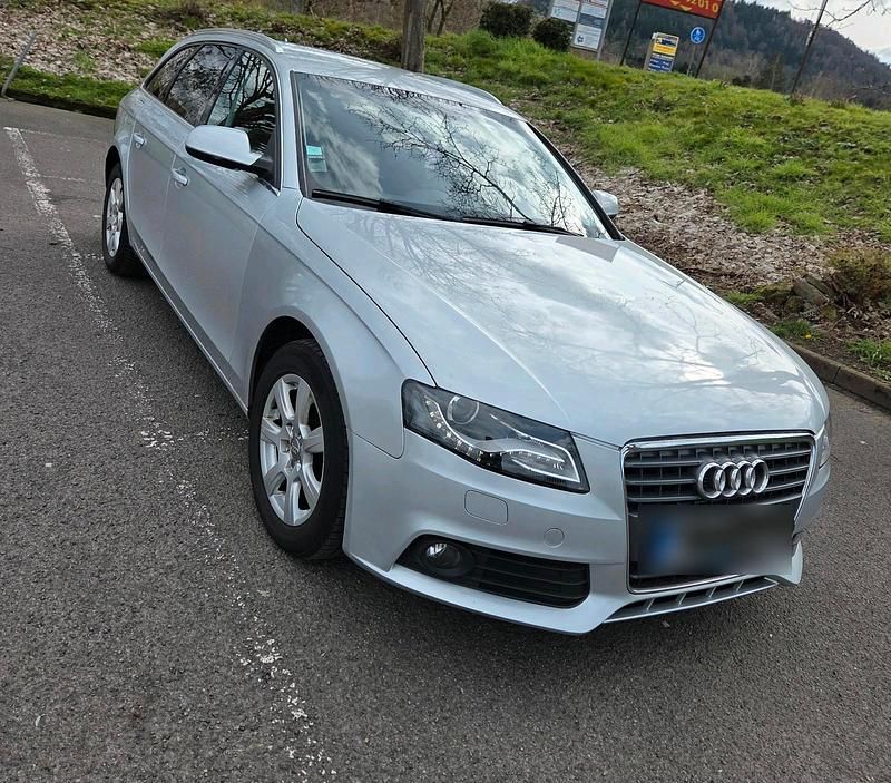 Gebraucht Audi A4 143 PS (105 kW) 2011 Grau Kombi