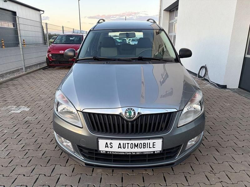 Gebraucht Skoda Roomster 86 PS (63 kW) 2012 Platingrau metallic Van / Kleinbus