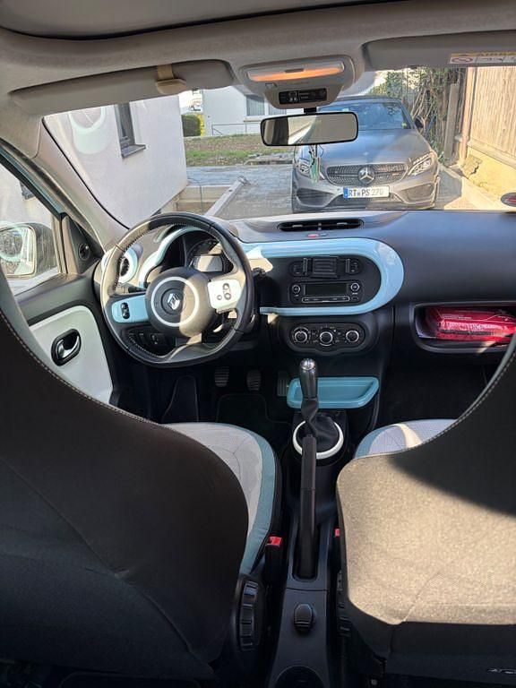 Second-hand Renault Twingo Expression 71 CP (52 kW) 2014 Albastru Hatchback