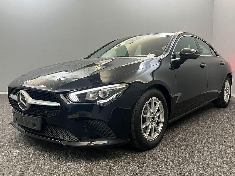 Schwarz Gebraucht 2021 Mercedes CLA180 Limousine | 21.499 € (Guter Preis) - Bild 1/4