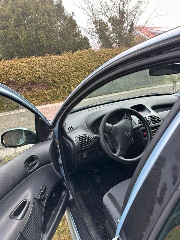 Gebraucht Peugeot 206 75 PS (55 kW) 2006 Silber Kleinwagen