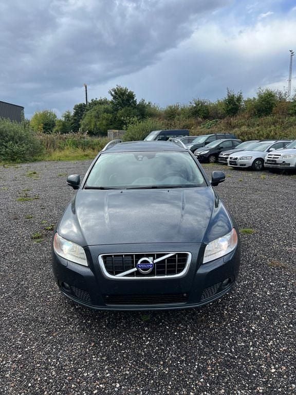 Grau Gebraucht 2012 Volvo V70 Summum Kombi | 5.200 € (Fairer Preis) - Bild 1/4
