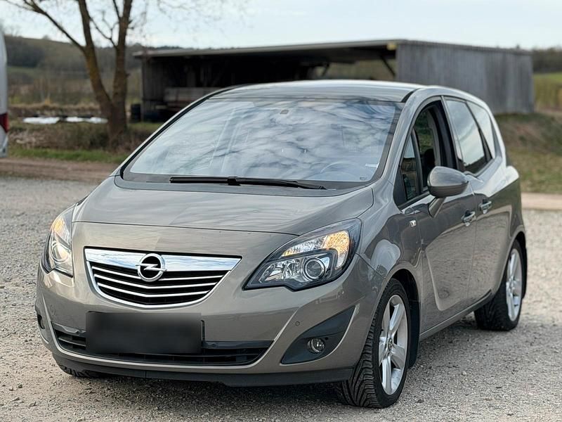 Gebraucht Opel Meriva 101 PS (74 kW) 2011 Andere farben Van / Kleinbus