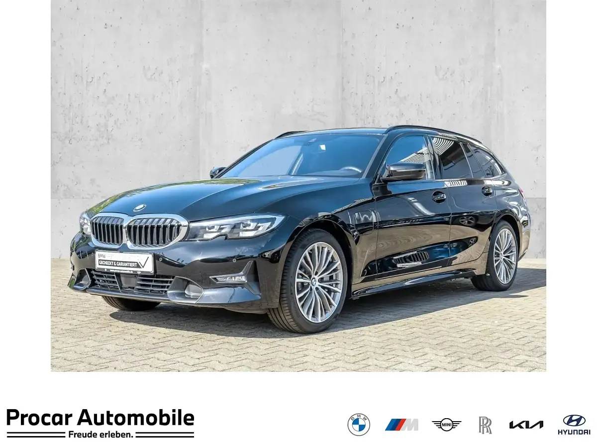 Gebraucht BMW 330e Sport Line 292 PS (214 kW) 2021 Kombi