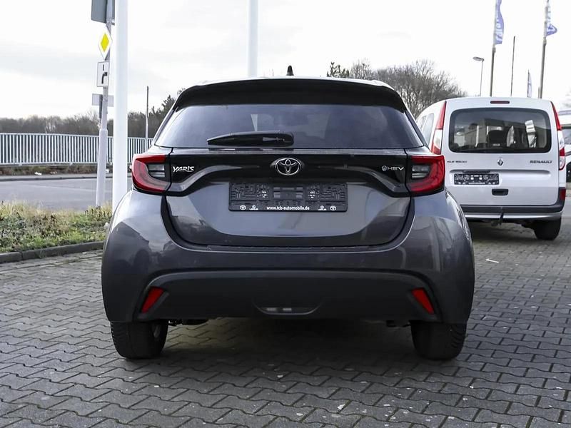 Gebraucht Toyota Yaris Hybrid Team 116 PS (85 kW) 2025 Marlingrau metallic Kleinwagen