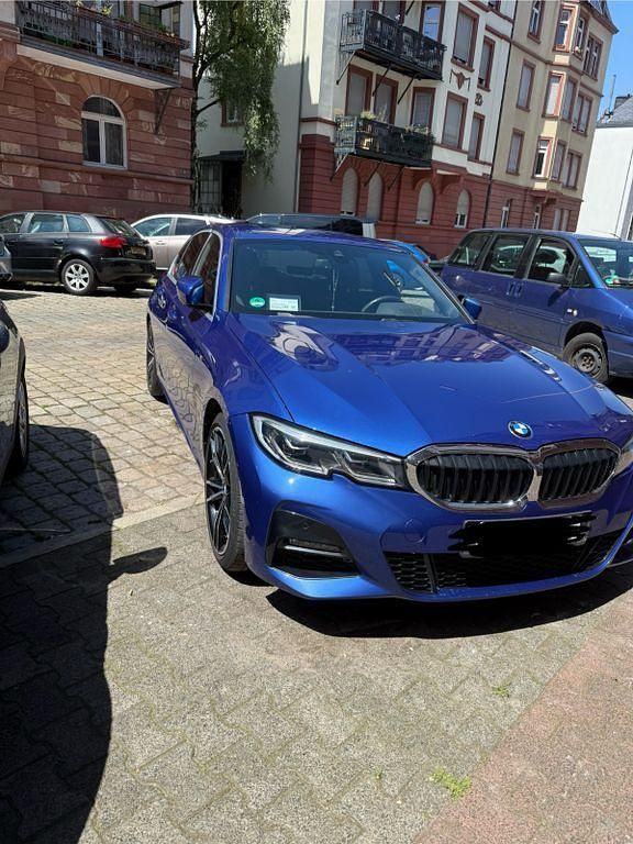 Blau Gebraucht 2020 BMW 330 M Sport Limousine | 32.990 € (Fairer Preis) - Bild 1/4