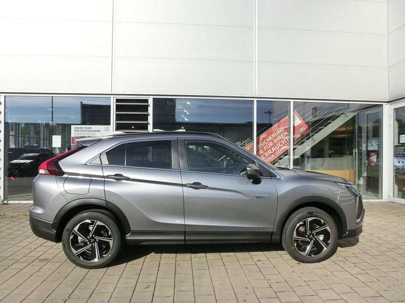Gebraucht Mitsubishi Eclipse Cross Plus 188 PS (138 kW) 2023 Grau metallic SUV