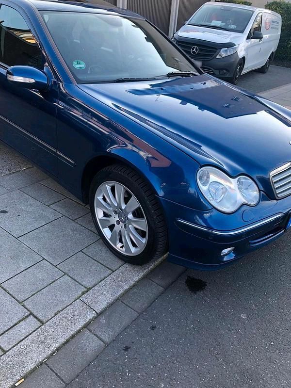 Gebraucht Mercedes C320 300 PS (220 kW) 2006 Beige Limousine