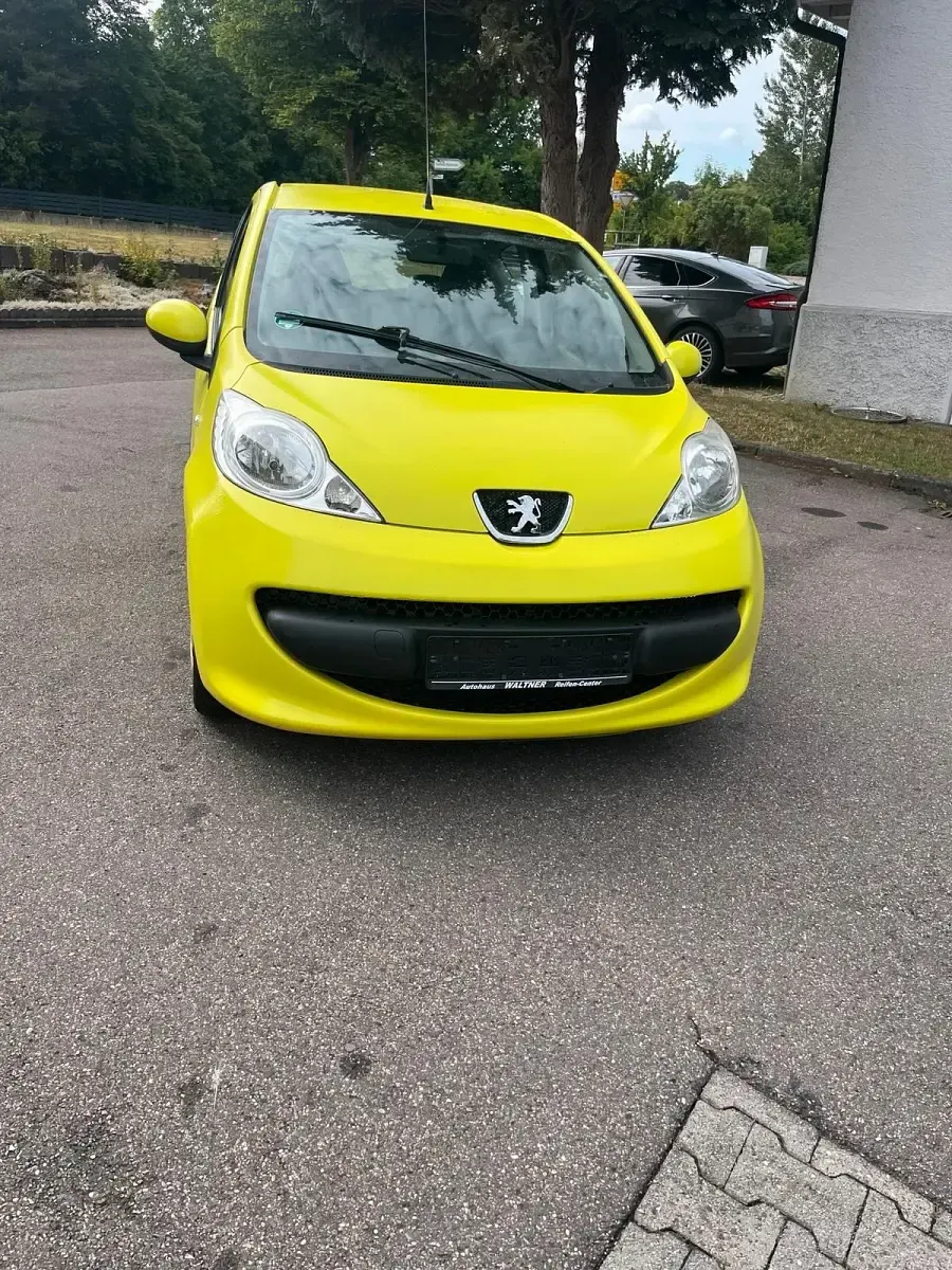 Gebraucht Peugeot 107 68 PS (50 kW) 2008 Gelb Kleinwagen