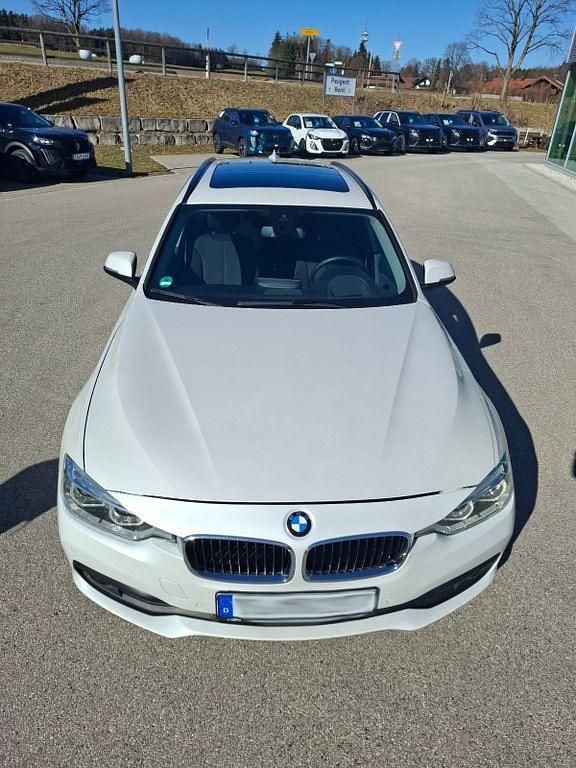 Gebraucht BMW 320 Efficient Dynamics 190 PS (139 kW) 2016 Weiß Kombi
