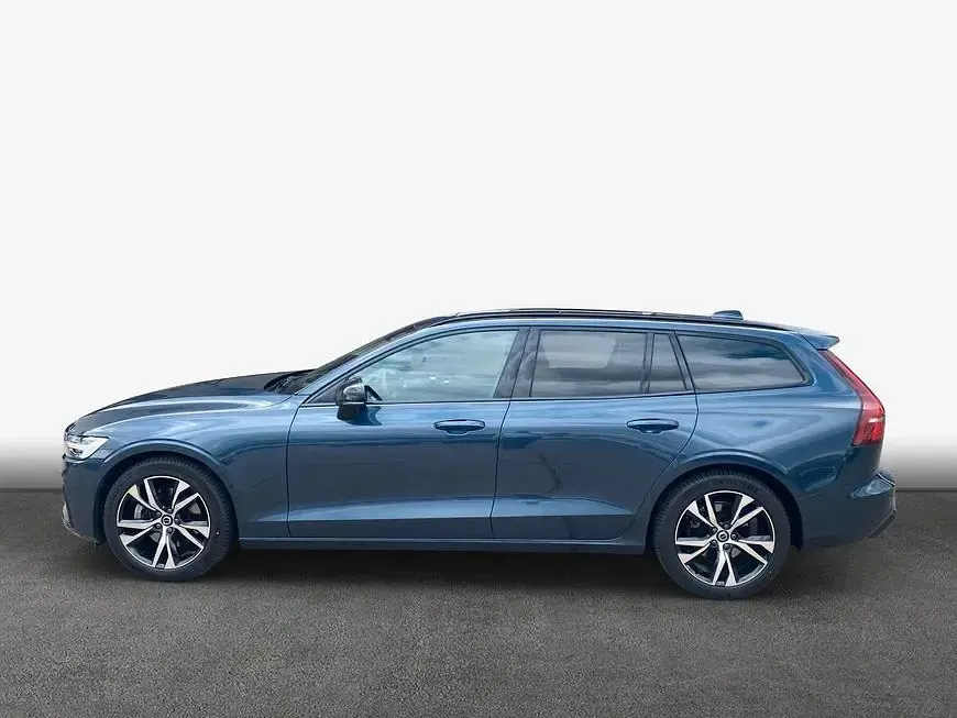 Gebraucht Volvo V60 Plus 197 PS (144 kW) 2025 Denim blaumetallic Kombi