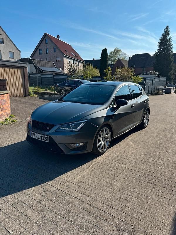 Grau Gebraucht 2017 Seat Ibiza FR Kleinwagen | 9.000 € (Fairer Preis) - Bild 1/4