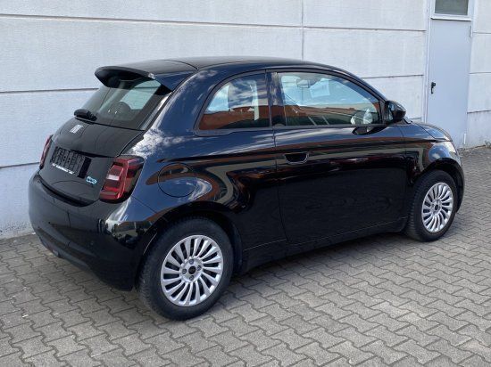 Gebraucht Fiat 500e Action 69 kW (95 PS) 2022 Onyx schwarz Kleinwagen
