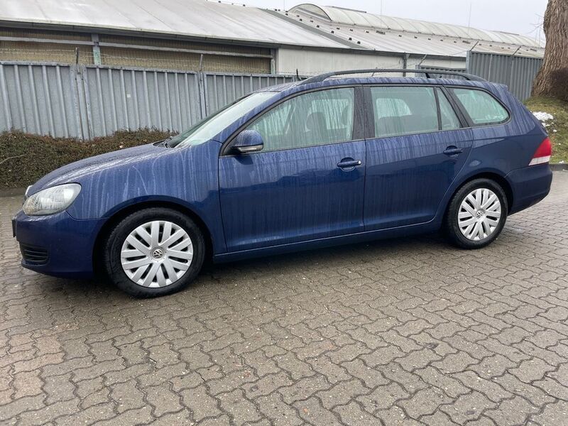 Blau Gebraucht 2010 VW Golf VI Trendline Kombi | 3.400 € (Superpreis) - Bild 1/4