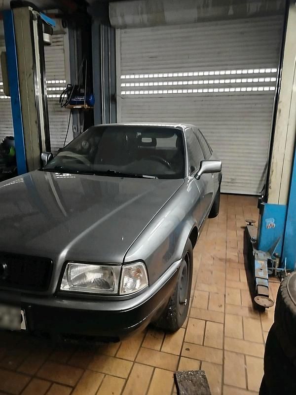 Grau Gebraucht 1994 Audi 80 Limousine | 1.200 € - Bild 1/2