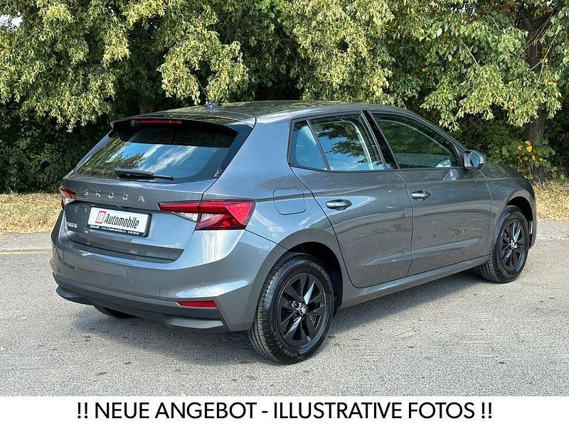 Neu Skoda 105 95 PS (69 kW) 2026 Grün Limousine