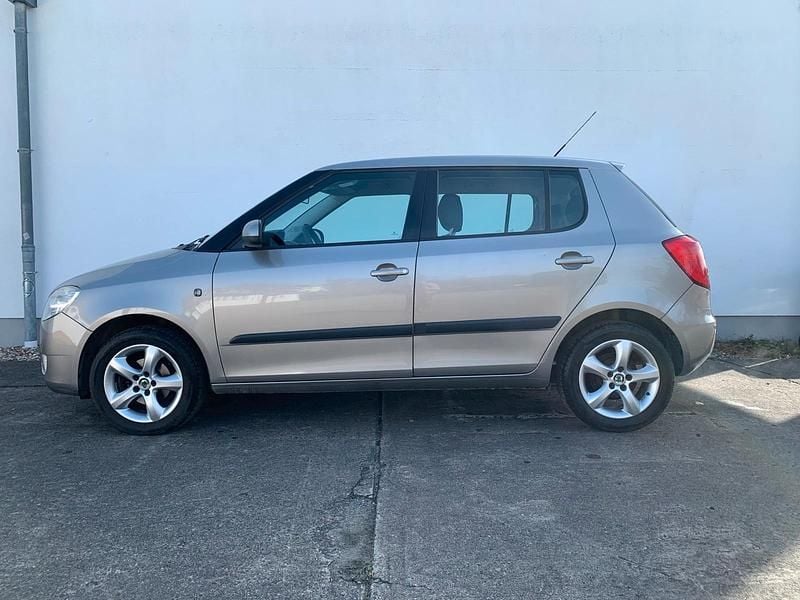 Gebraucht Skoda Fabia Ambiente 70 PS (51 kW) 2008 Beige Limousine