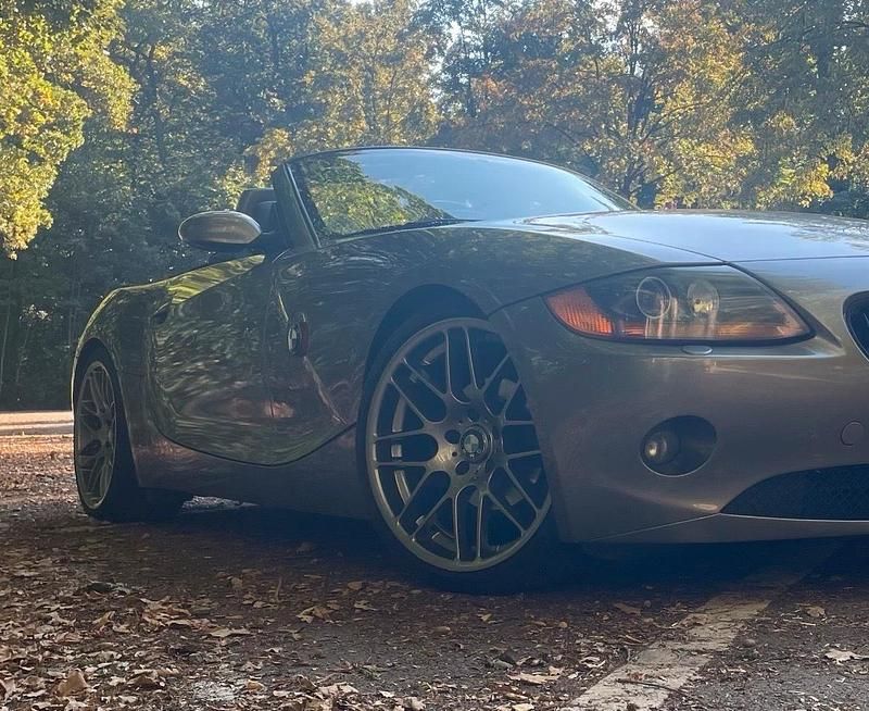 Silber Gebraucht 2003 BMW Z4 Cabrio | 10.800 € (Teuer) - Bild 1/4