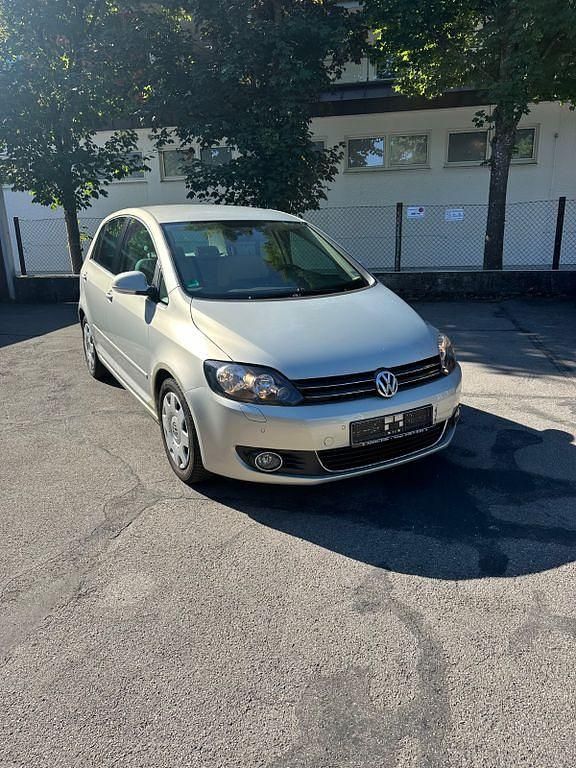 Grau Gebraucht 2010 VW Golf Plus Cross Highline Van / Kleinbus | 6.990 € (Fairer Preis) - Bild 1/4