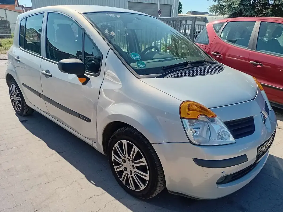 Gebraucht Renault Modus 88 PS (64 kW) 2005 Silber Van / Kleinbus