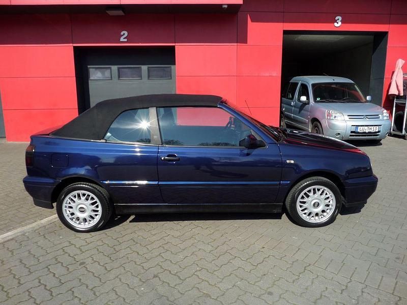 Gebraucht VW Golf Cabriolet 90 PS (66 kW) 1997 Blau Cabrio
