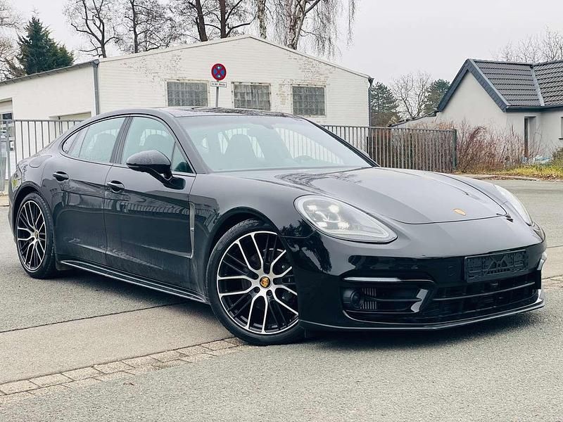 Gebraucht Porsche Panamera Platinum Edition 330 PS (242 kW) 2023 A1 tiefschwarz Limousine