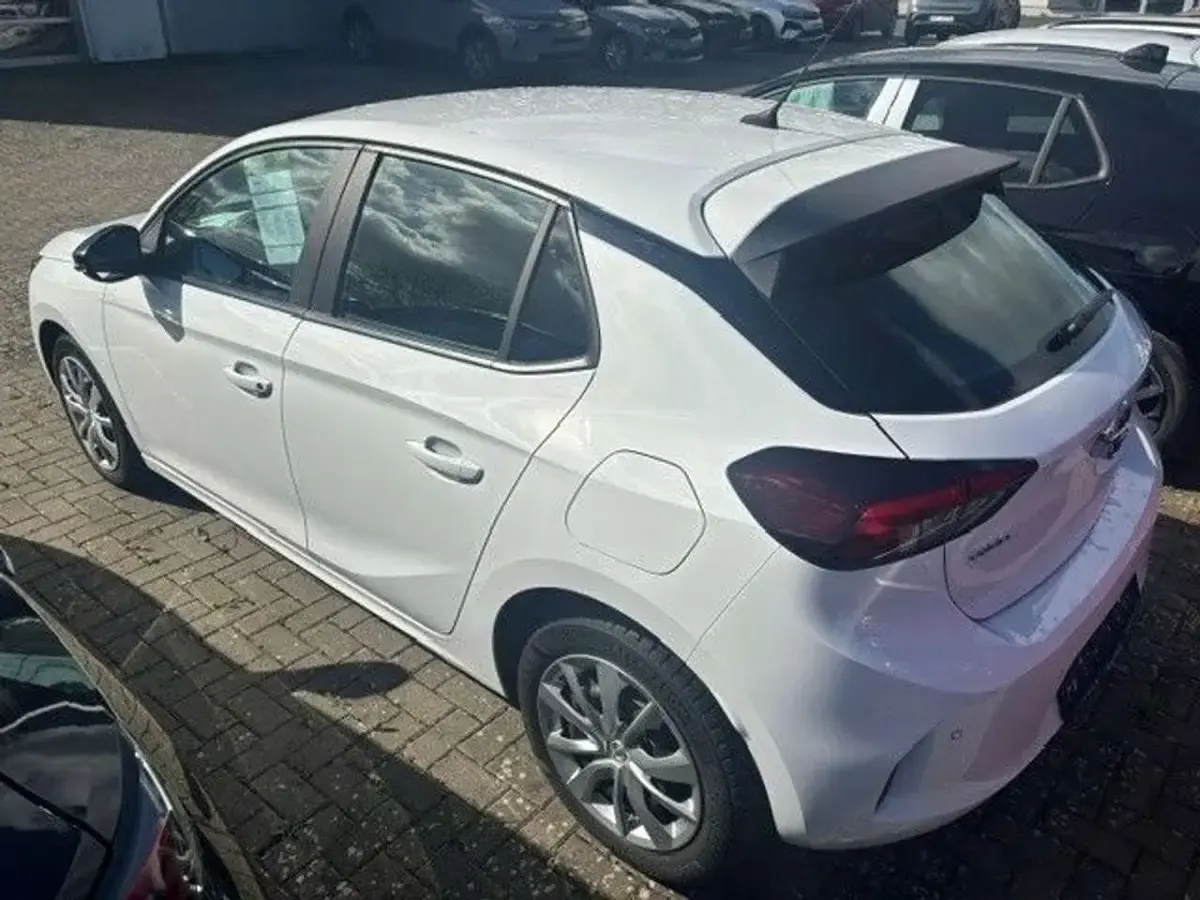 Gebraucht Opel Corsa Edition 101 PS (74 kW) 2023 Jade weiss/arktis weiss Kleinwagen