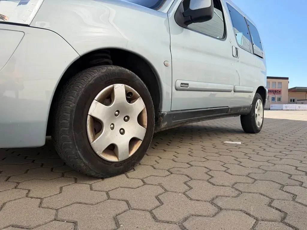 Gebraucht Citroën Berlingo 90 PS (66 kW) 2005 Silber Van / Kleinbus